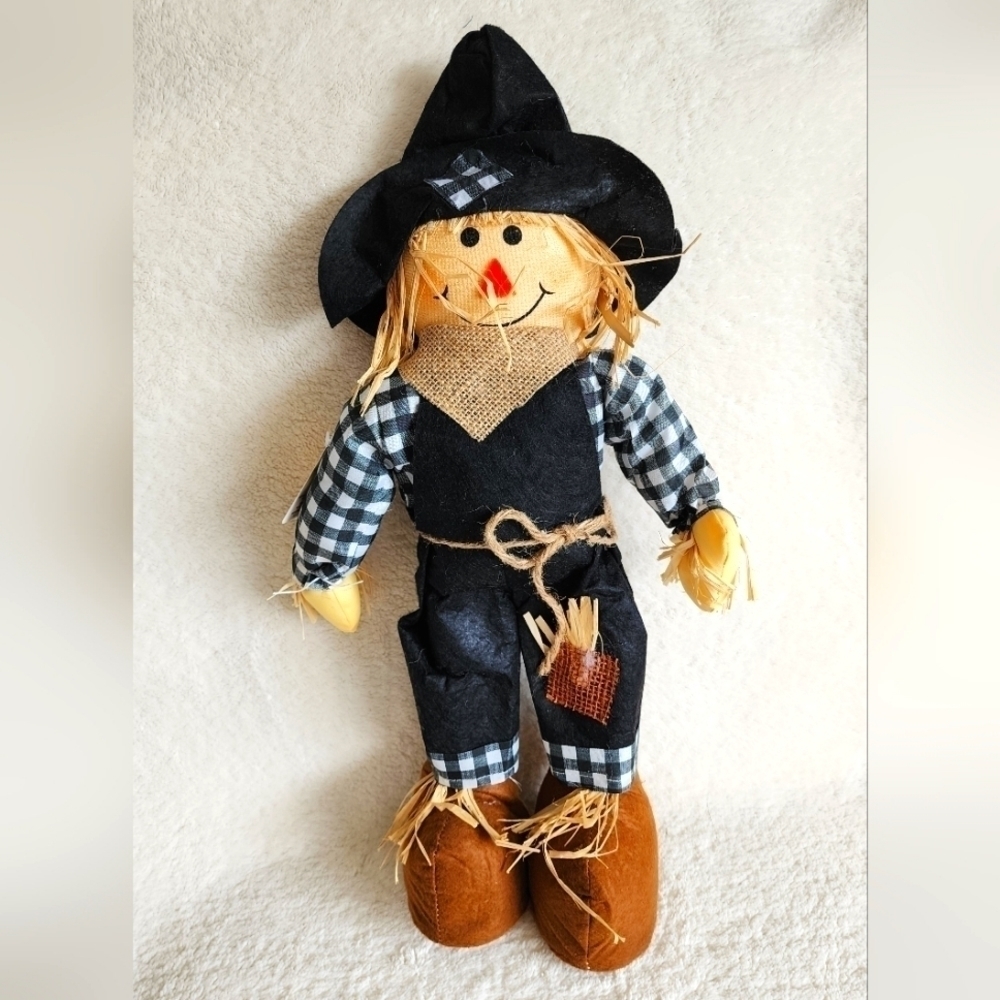 New fall Halloween Harvest stand Scarecrow boy or girl size 20 in